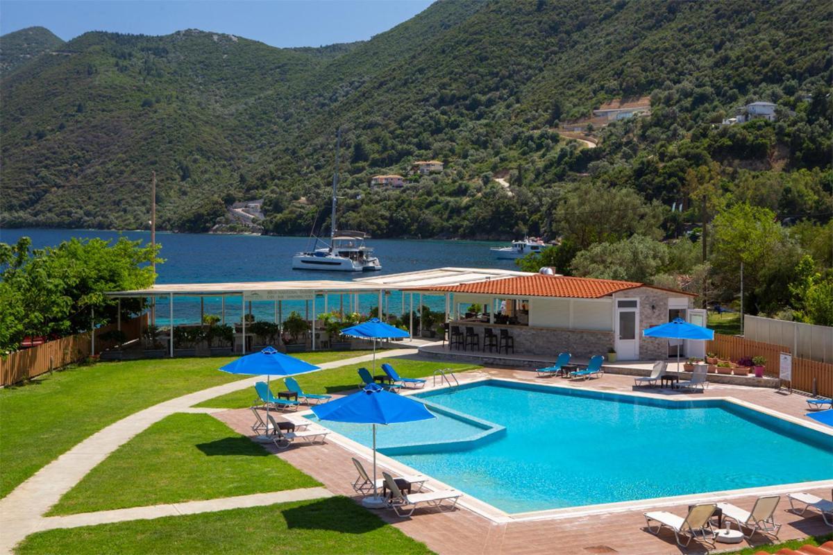 Menes Hotel Geni  Exterior photo