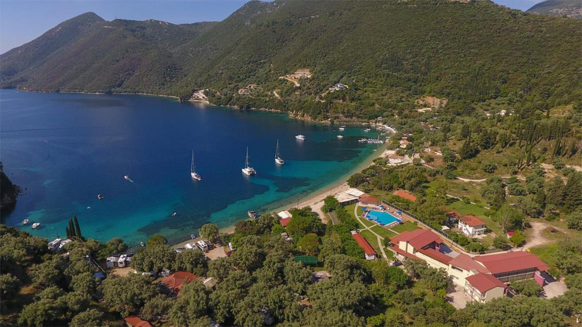 Menes Hotel Geni  Exterior photo