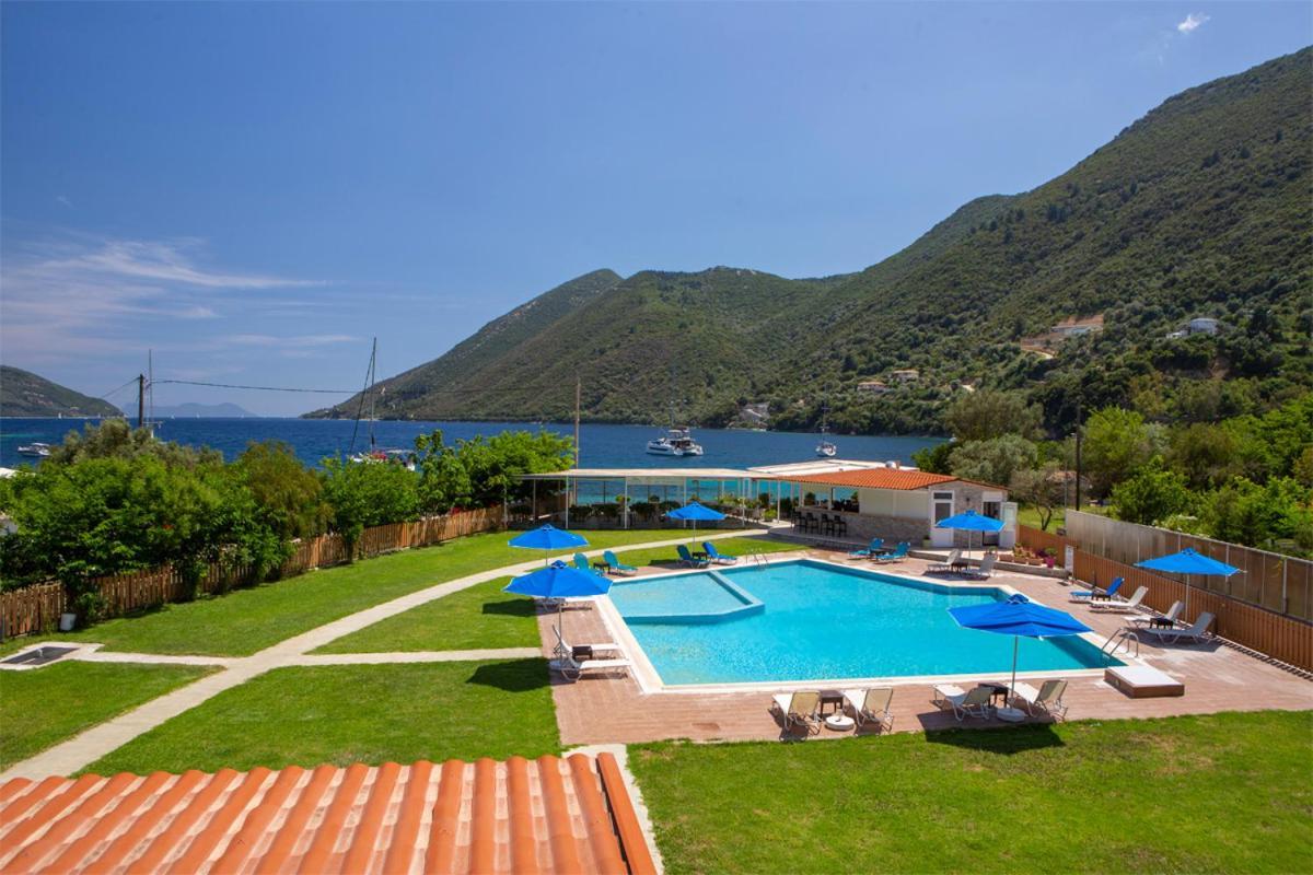 Menes Hotel Geni  Exterior photo