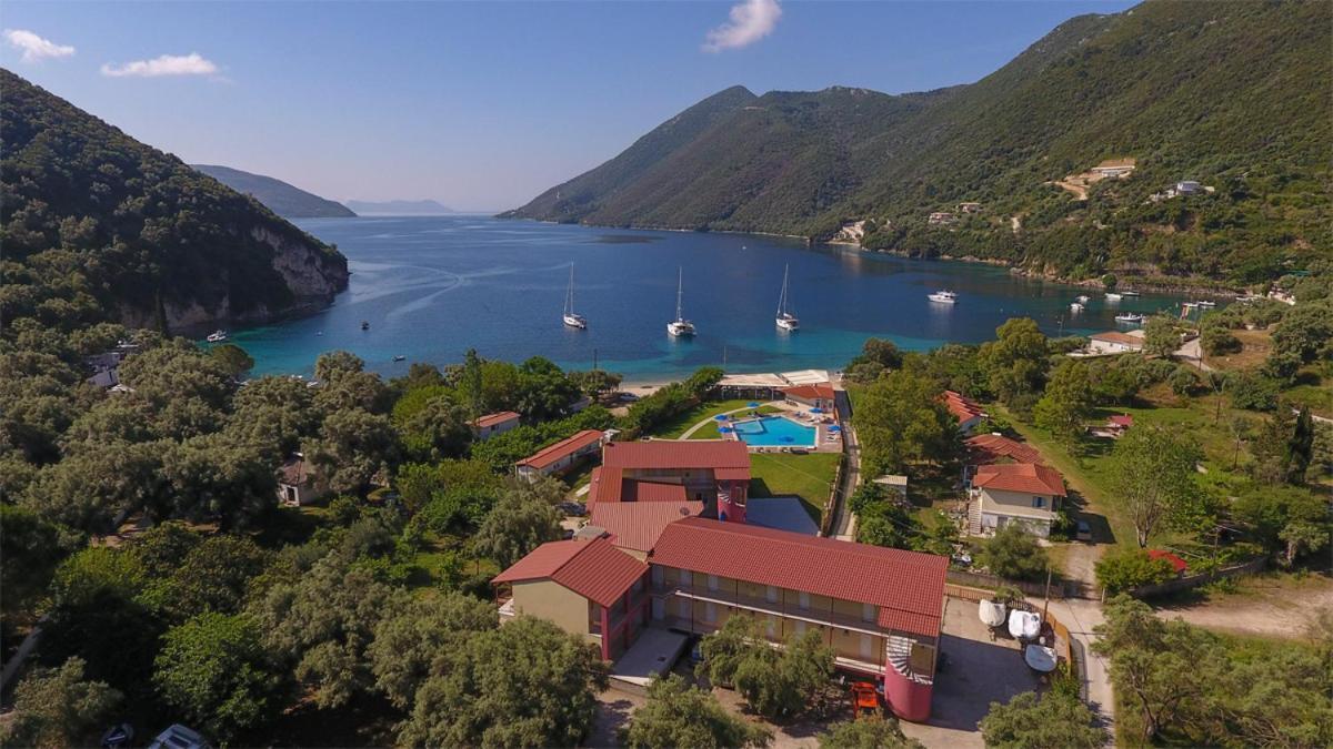 Menes Hotel Geni  Exterior photo